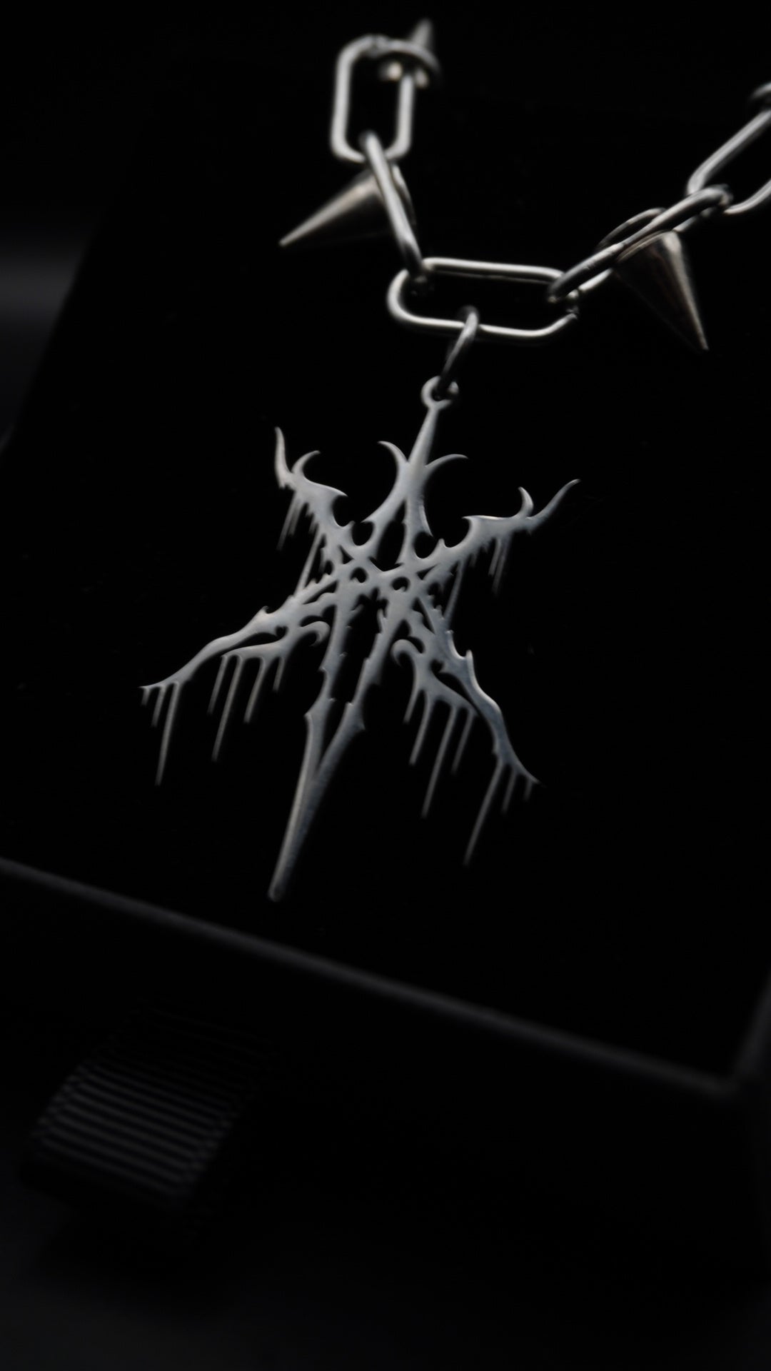 LOST | necklace Silver