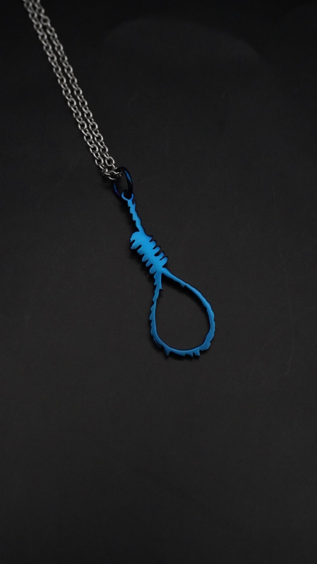 PLEASE END ME | Blue exclusive Classics chain