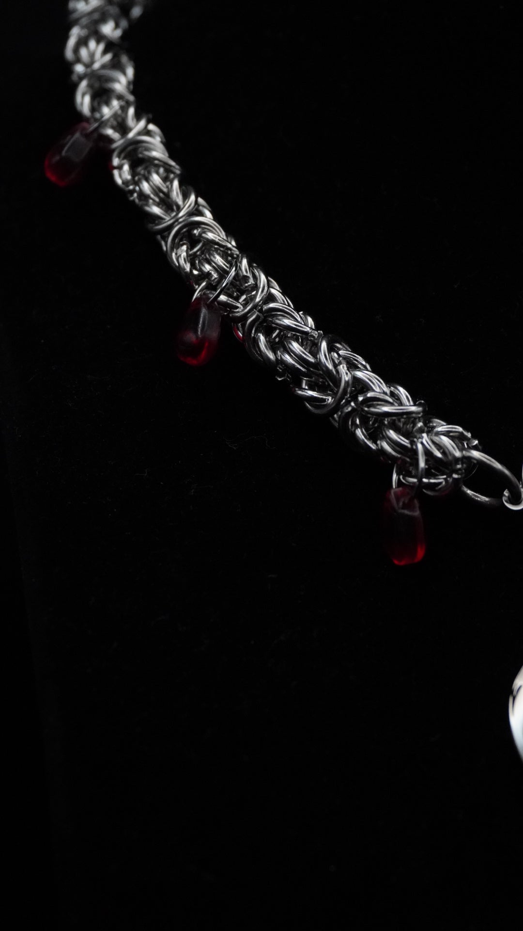UNBREAKALBE | bloody chain
