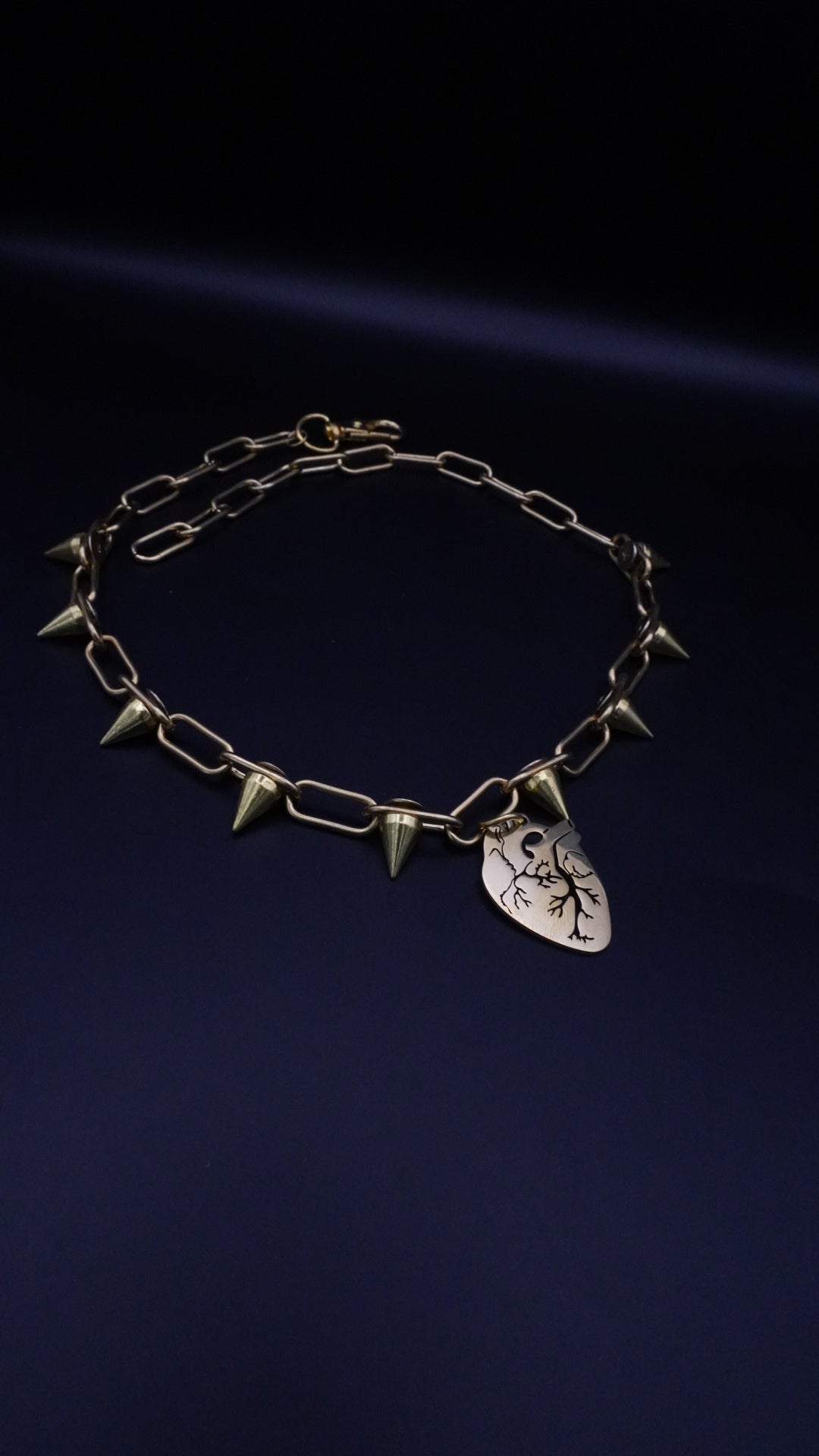 CAN YOU FEEL MY HEART gold | Spikes chain