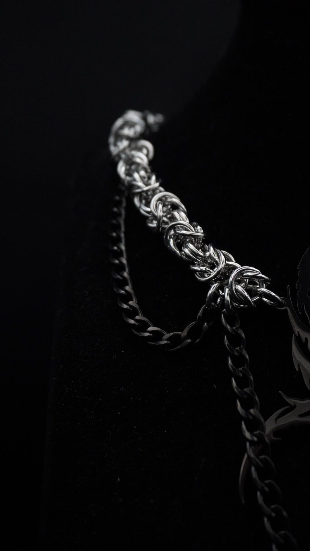 UNBREAKABLE | unique piece