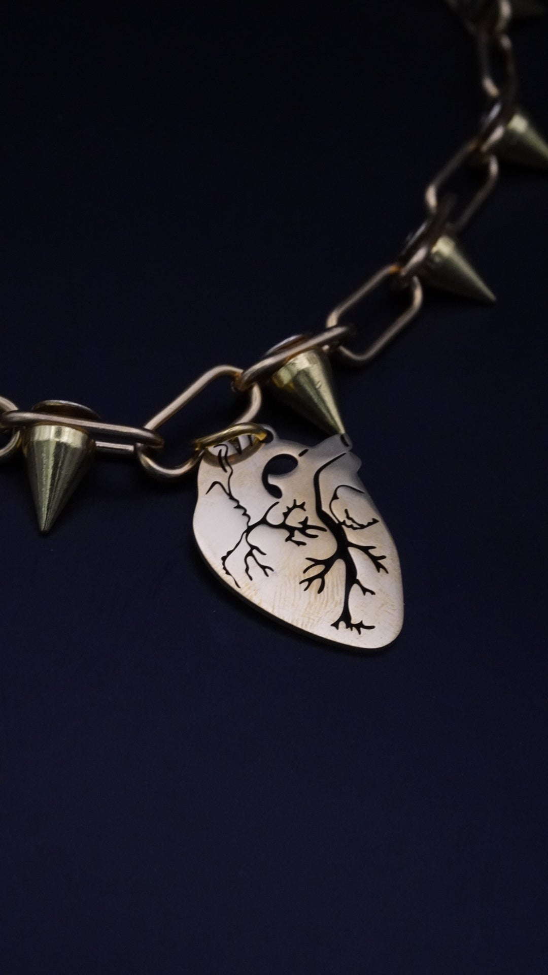 CAN YOU FEEL MY HEART gold | Spikes chain