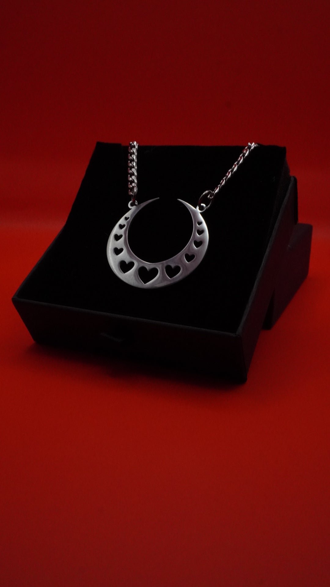 SLOTH LOVES CHUNK | Cursed chain