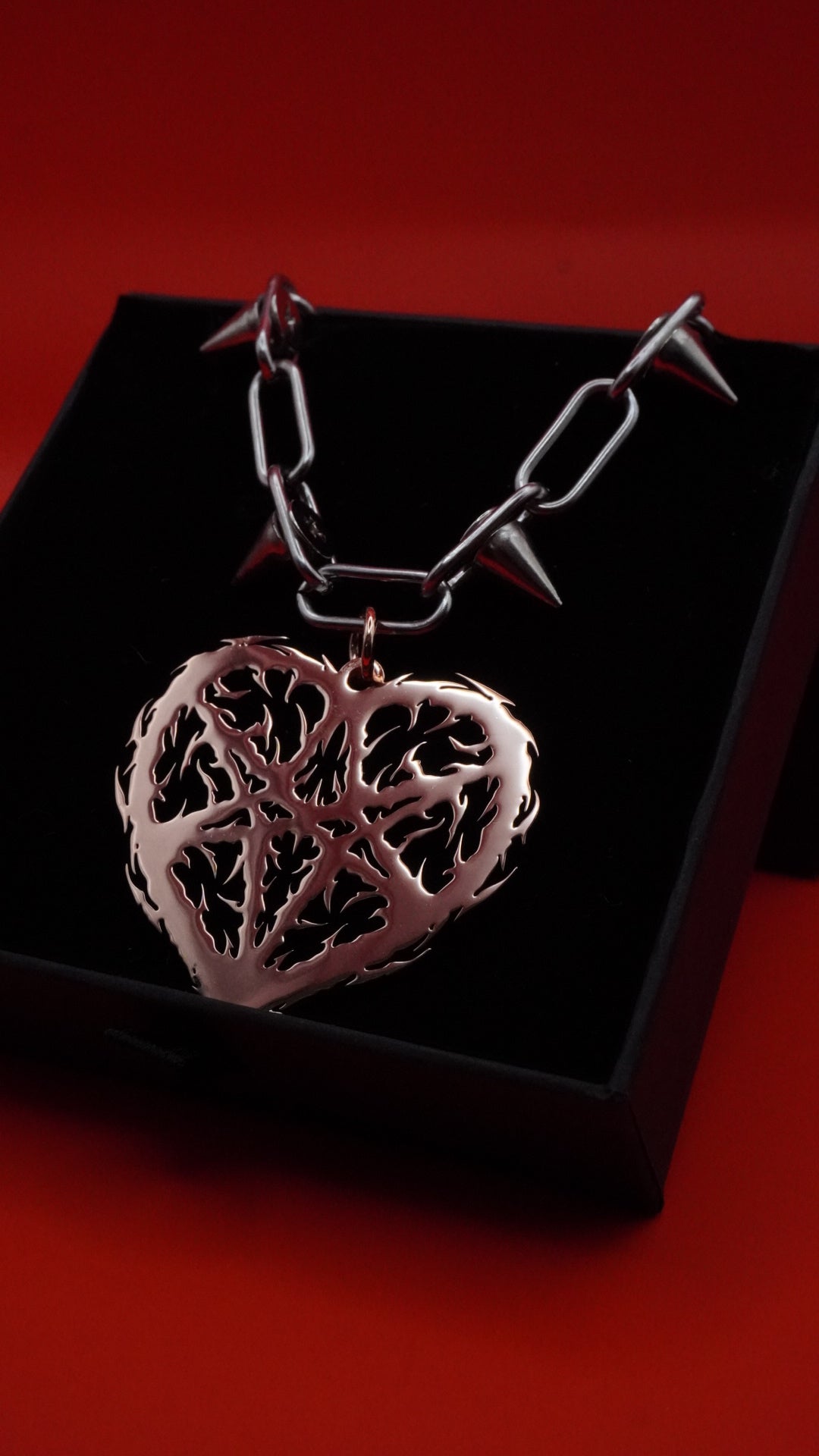 FOLLOW YOU| spikes chain