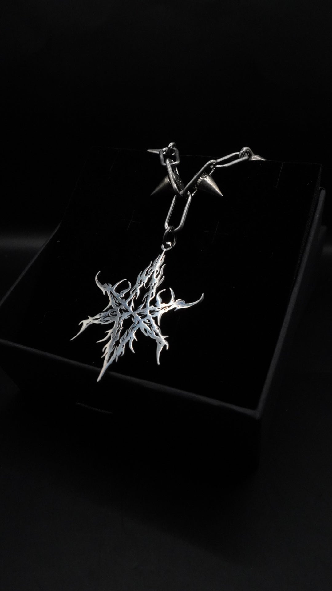 DARKSIDE | Spikes chain - KittiiCreations