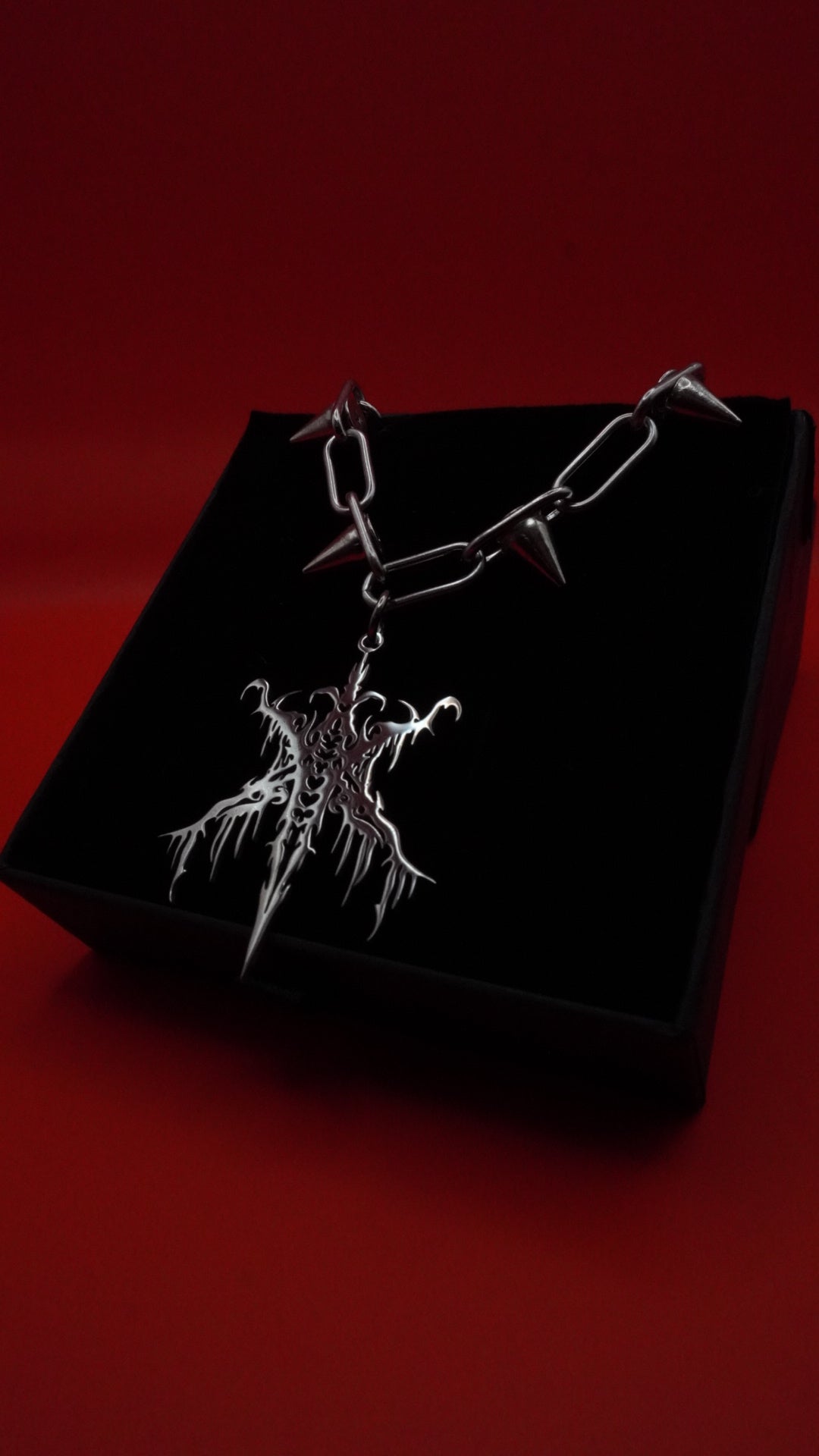 LOST <3 | spikes chain