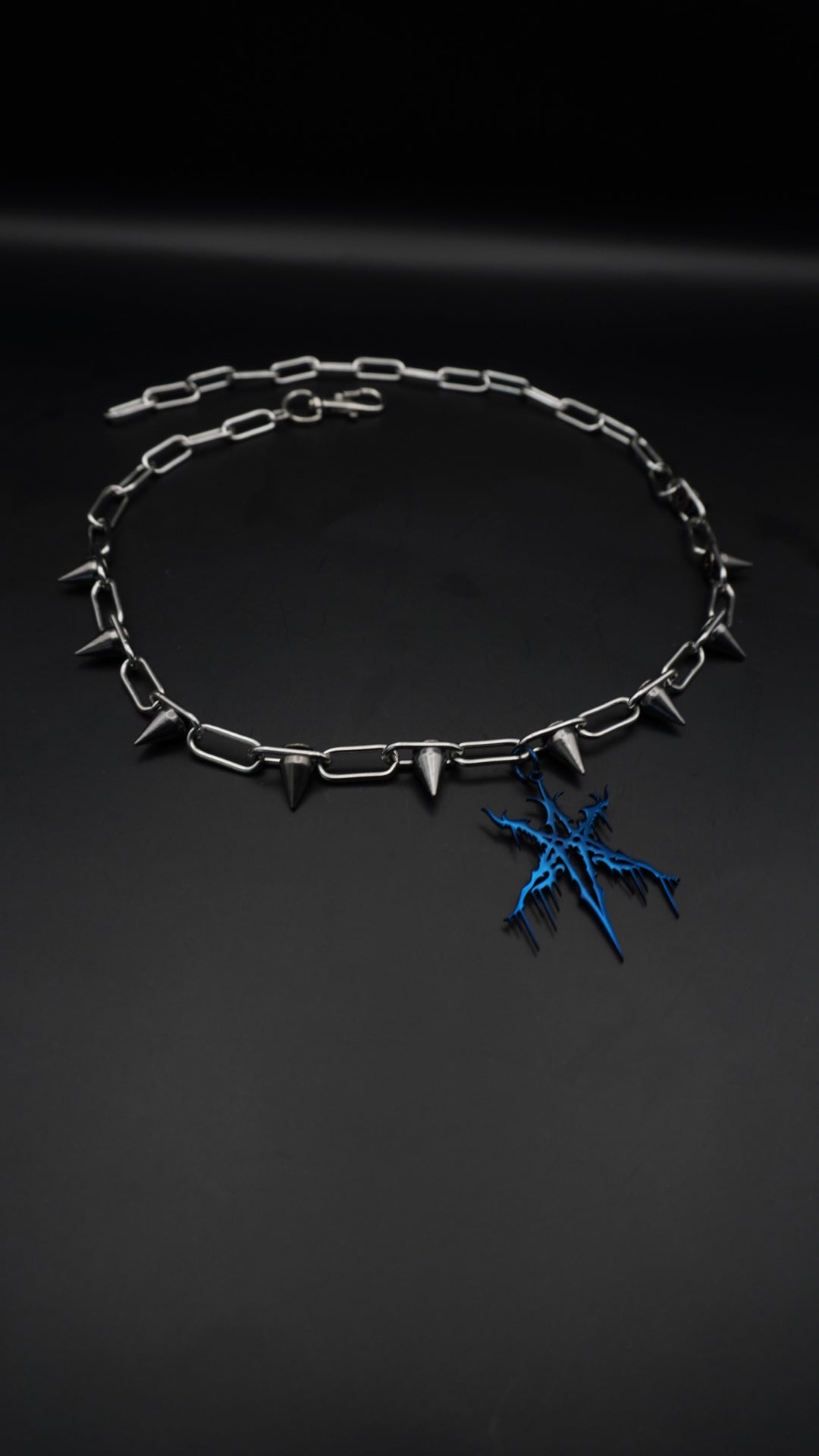 LOST | Blue necklace