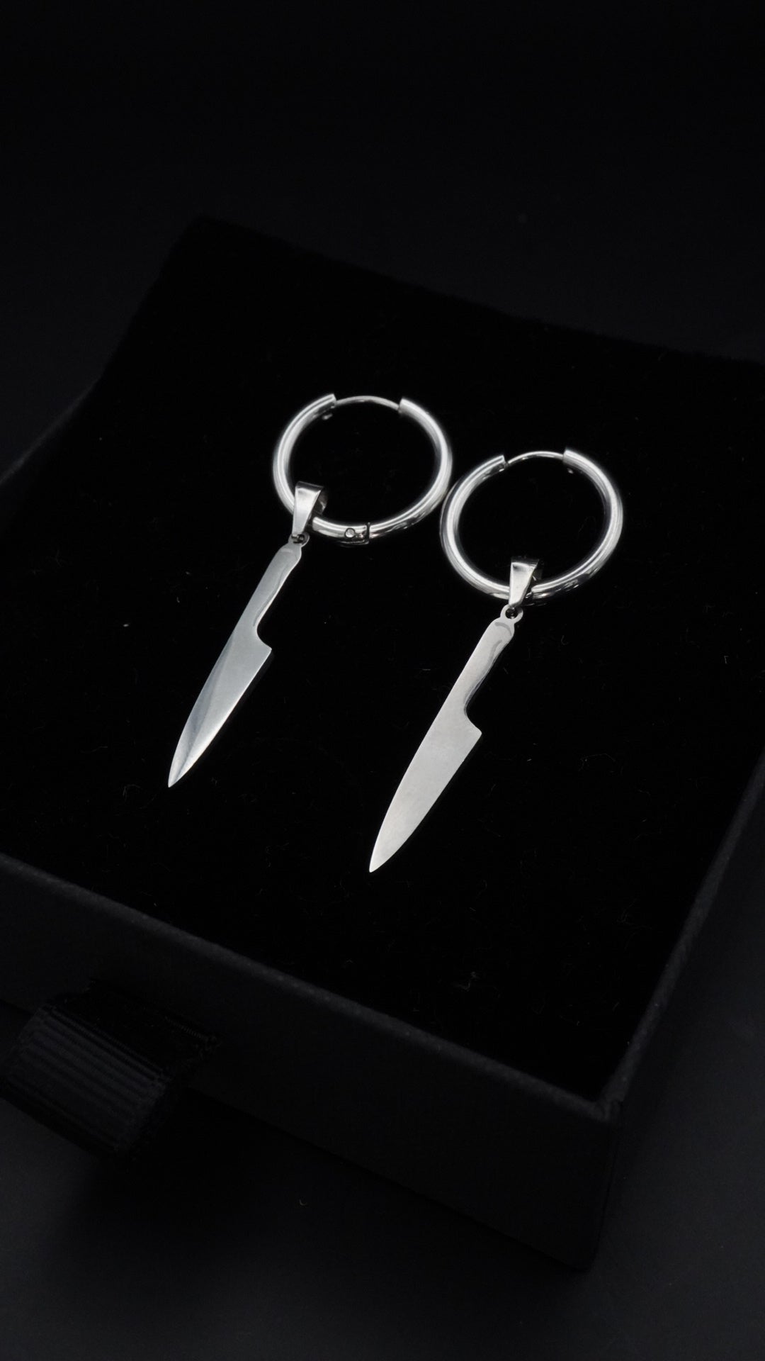 A WORK OF ART | Earrings