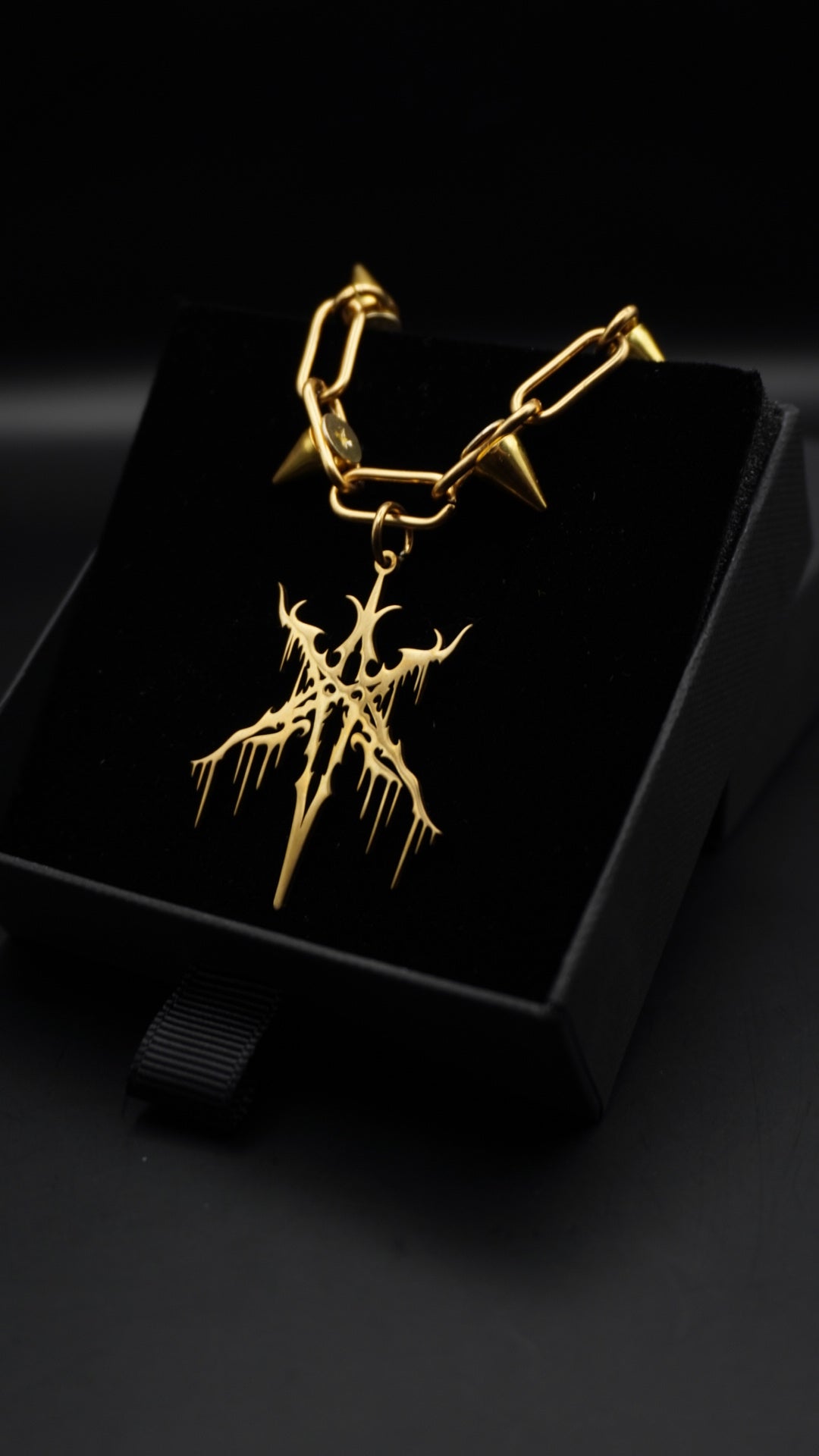 LOST | necklace gold