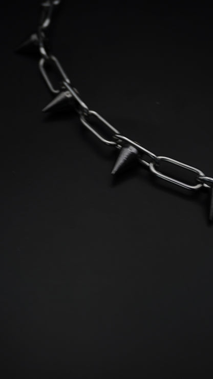 IN A SEA OF FIRE | Spikes chain
