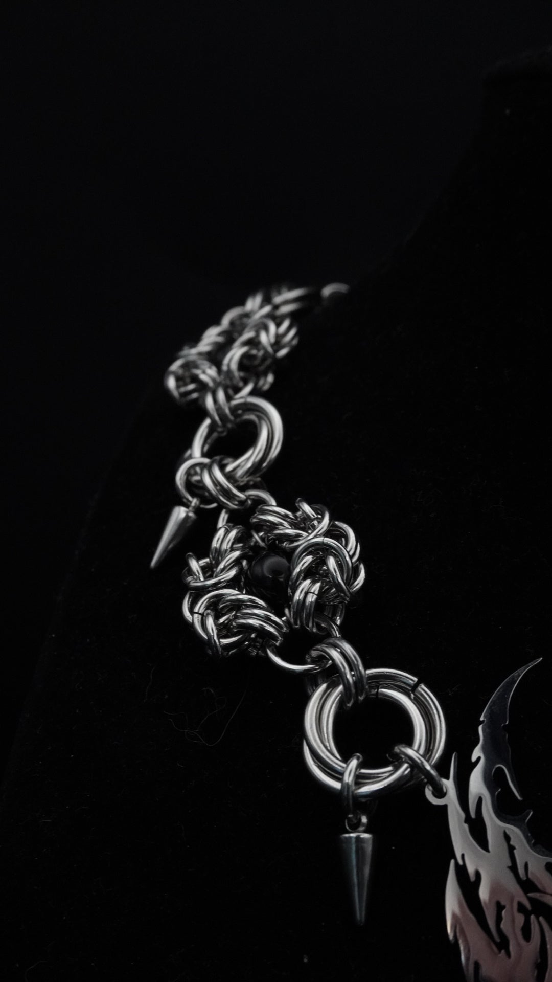 UNBREAKABLE | unique piece - KittiiCreations