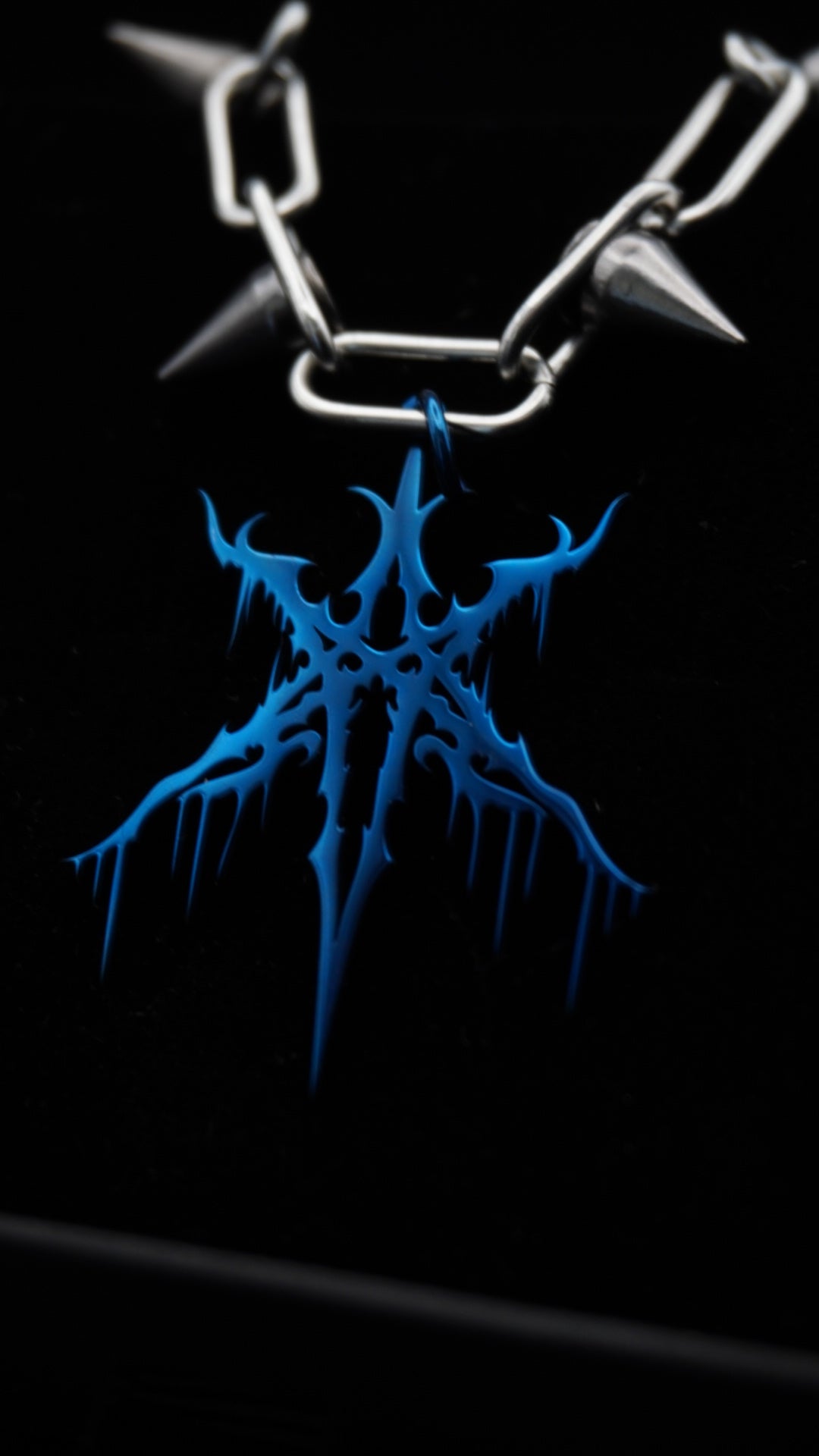 LOST | Blue necklace
