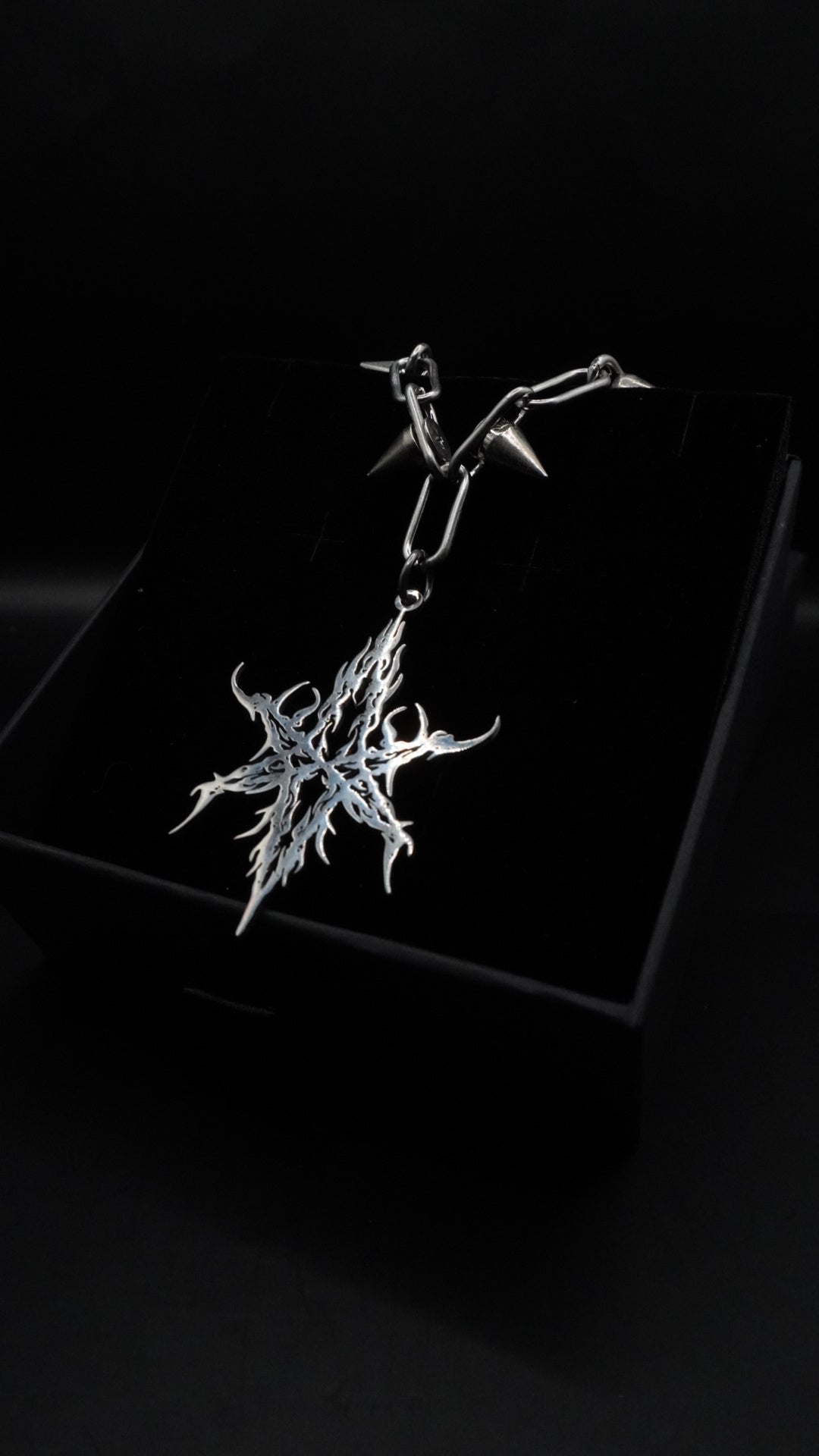 DARKSIDE | Spikes chain - KittiiCreations