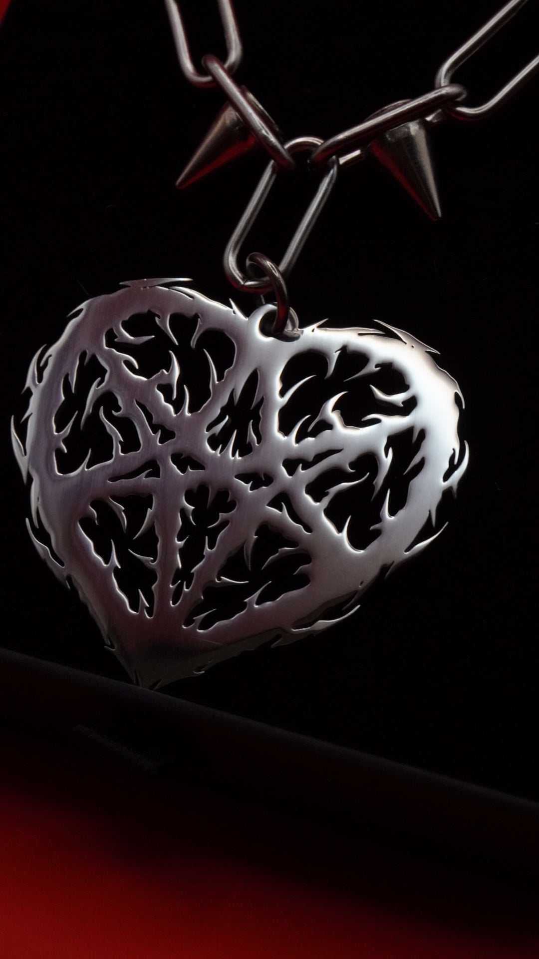 FOLLOW YOU| spikes chain