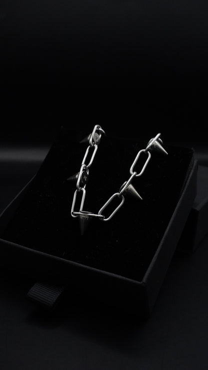 Spikes chains