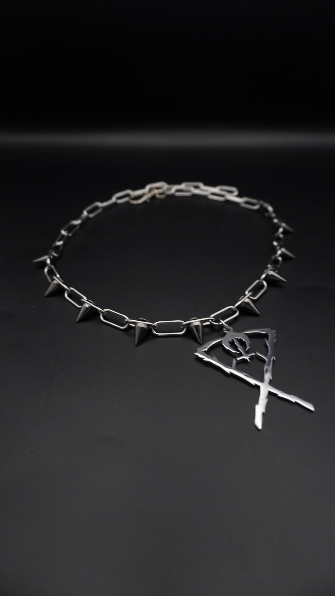 IN A SEA OF FIRE | Spikes chain
