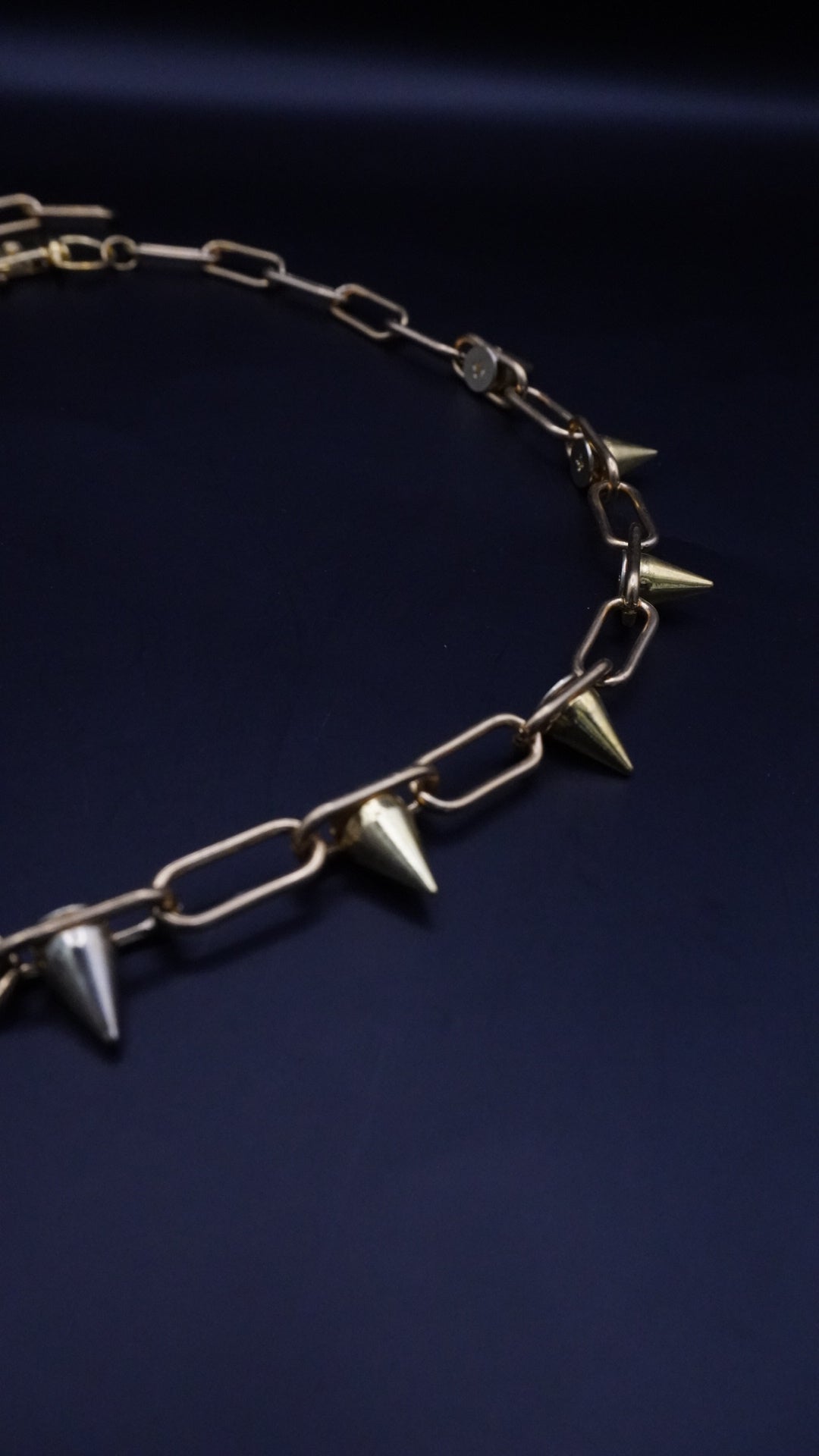 Spikes chains