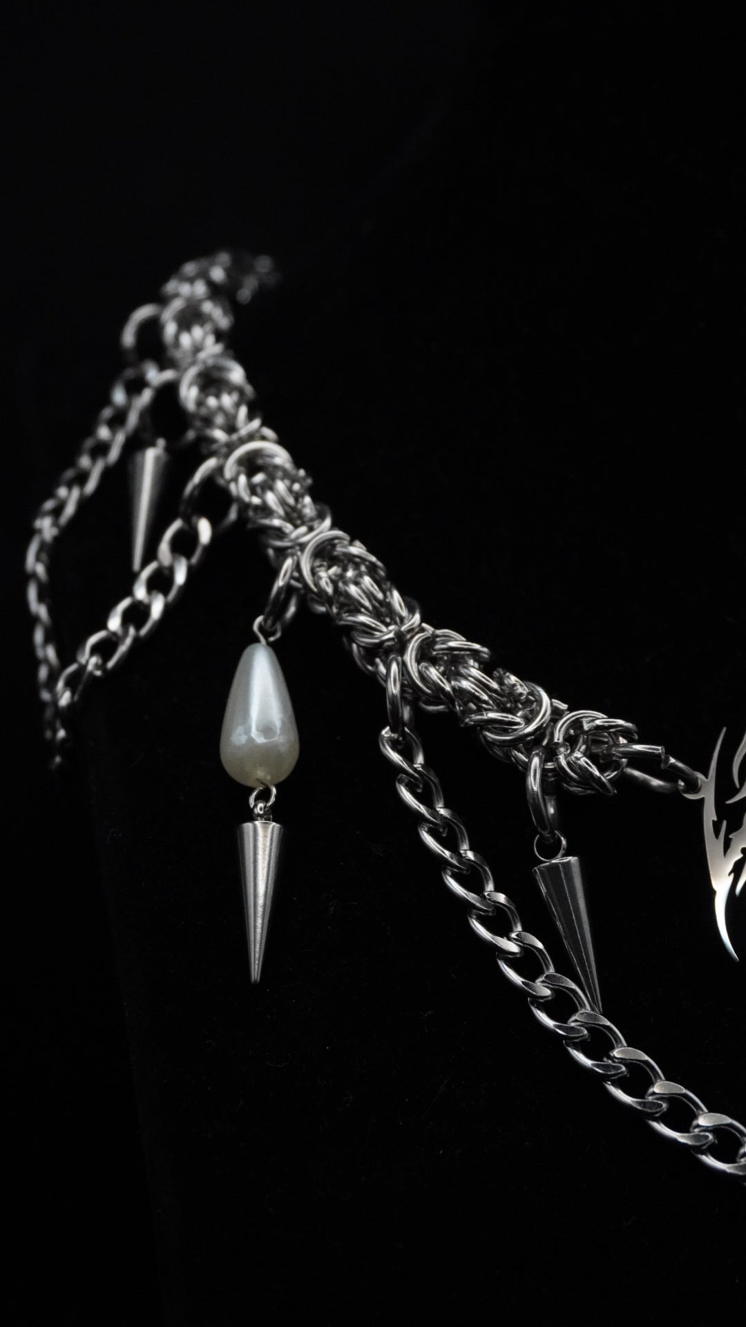 THE BLACK | pearls chain