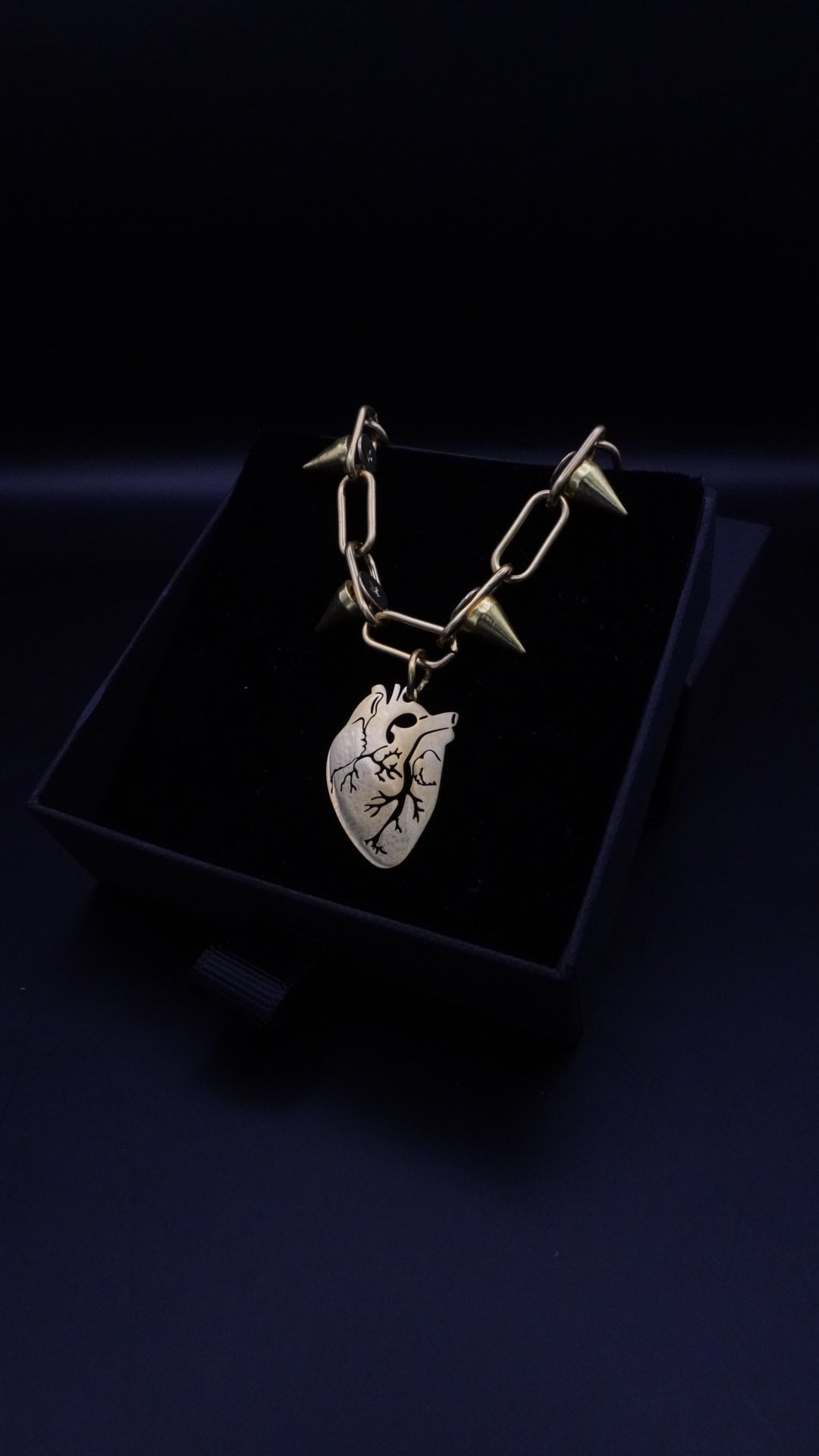 CAN YOU FEEL MY HEART gold | Spikes chain