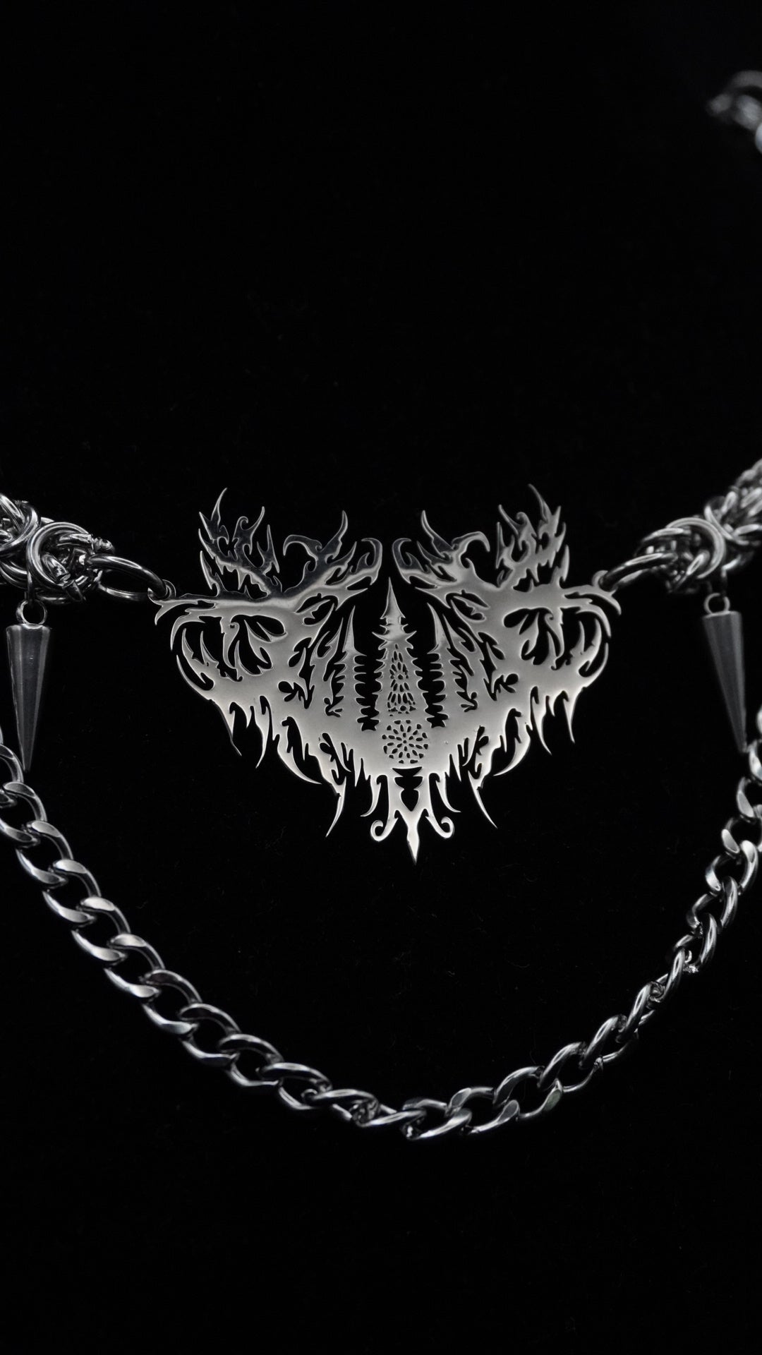 INTO THE EARTH | pearls chain