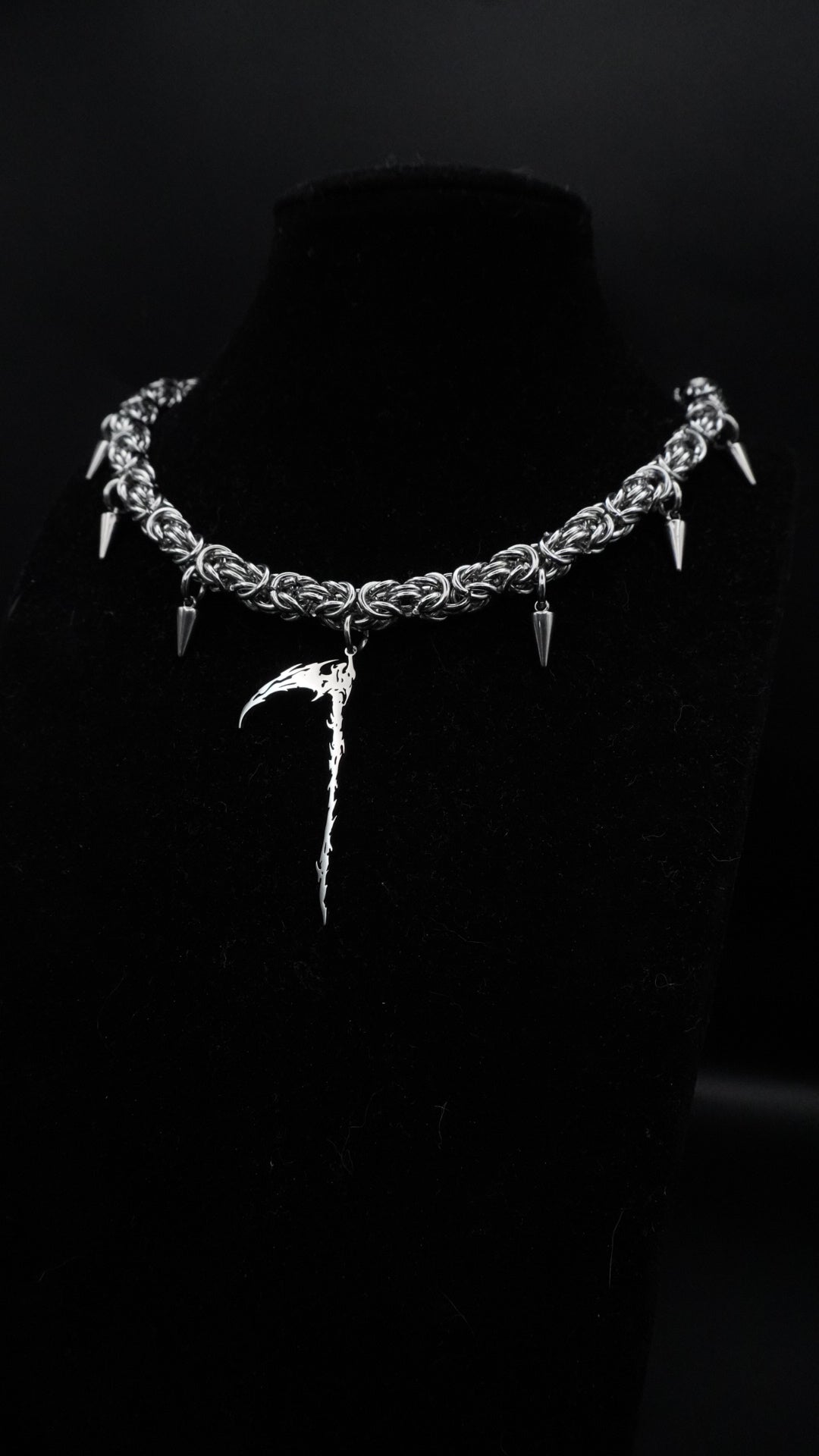 IN DARKNESS | badass chain - KittiiCreations