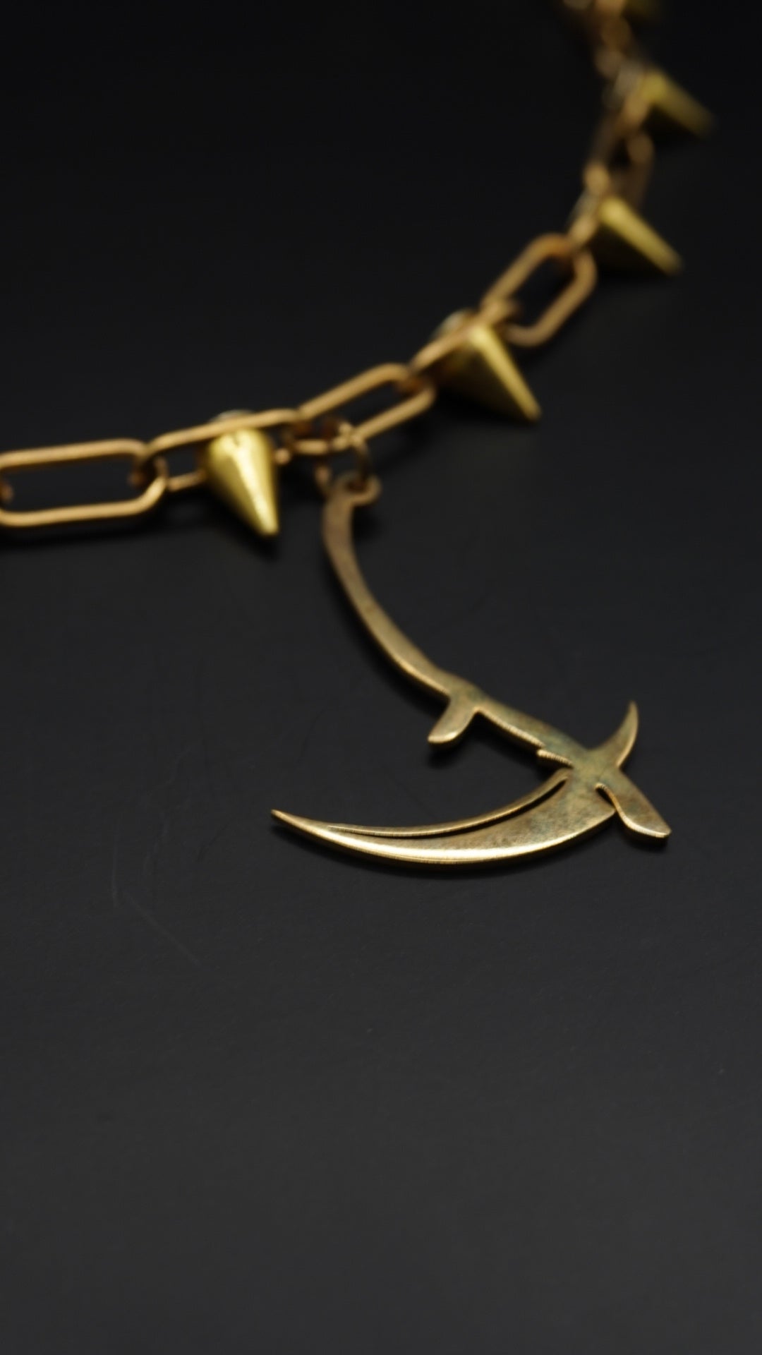 DEATH GRIP | necklace