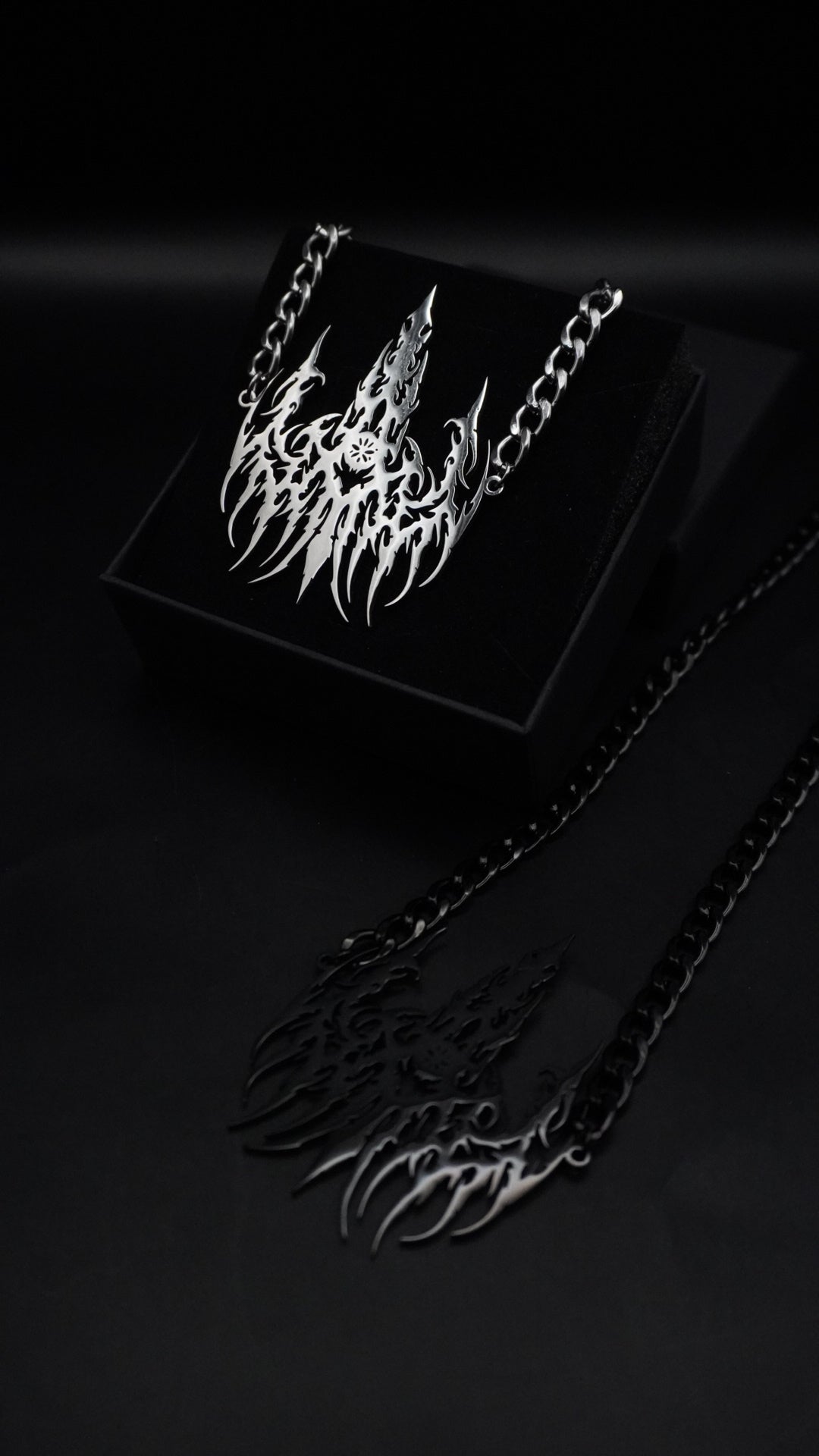 THE BLACK | cathedral damned chain