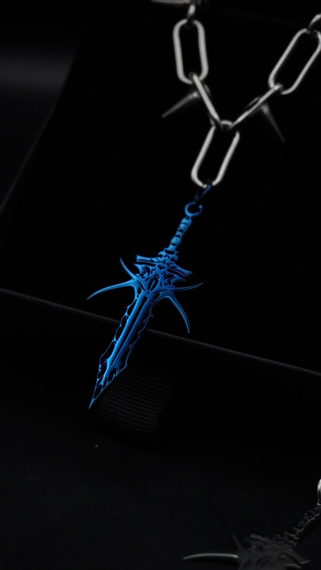 DAMOCLES | Spikes chain