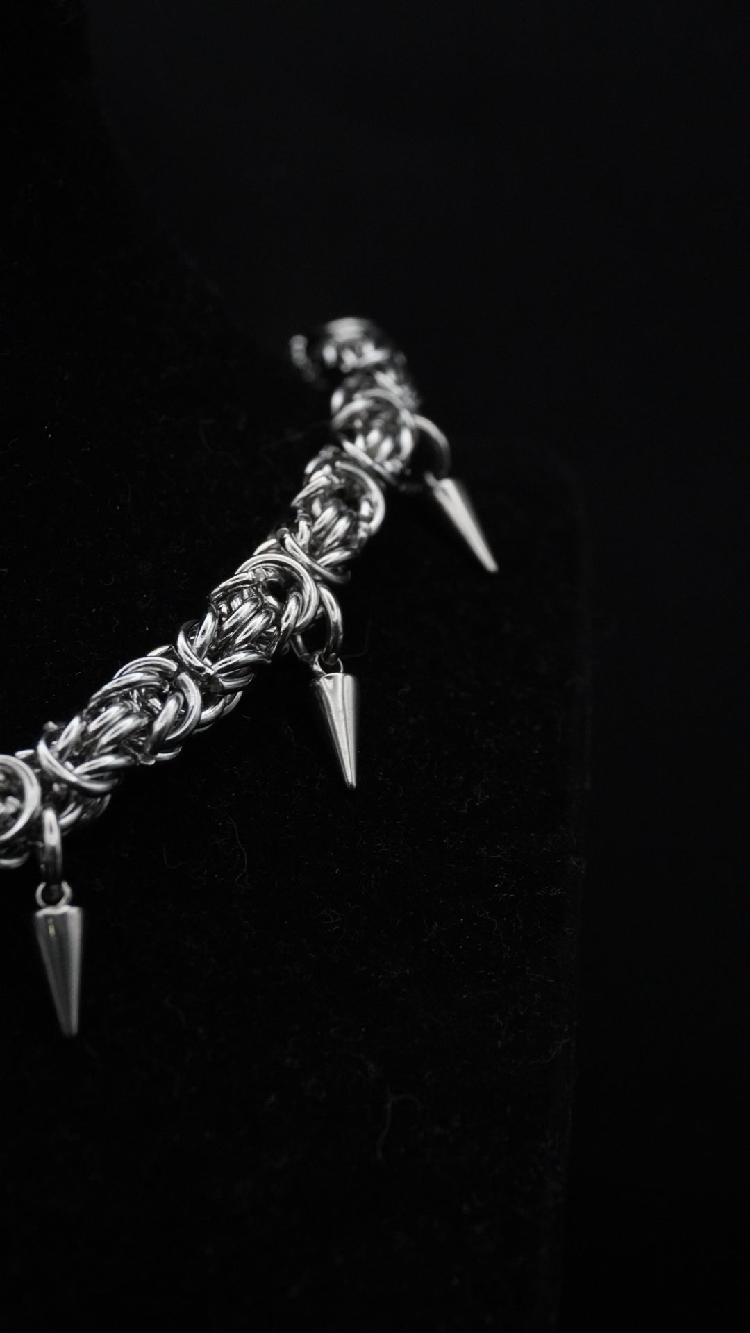 IN DARKNESS | badass chain - KittiiCreations
