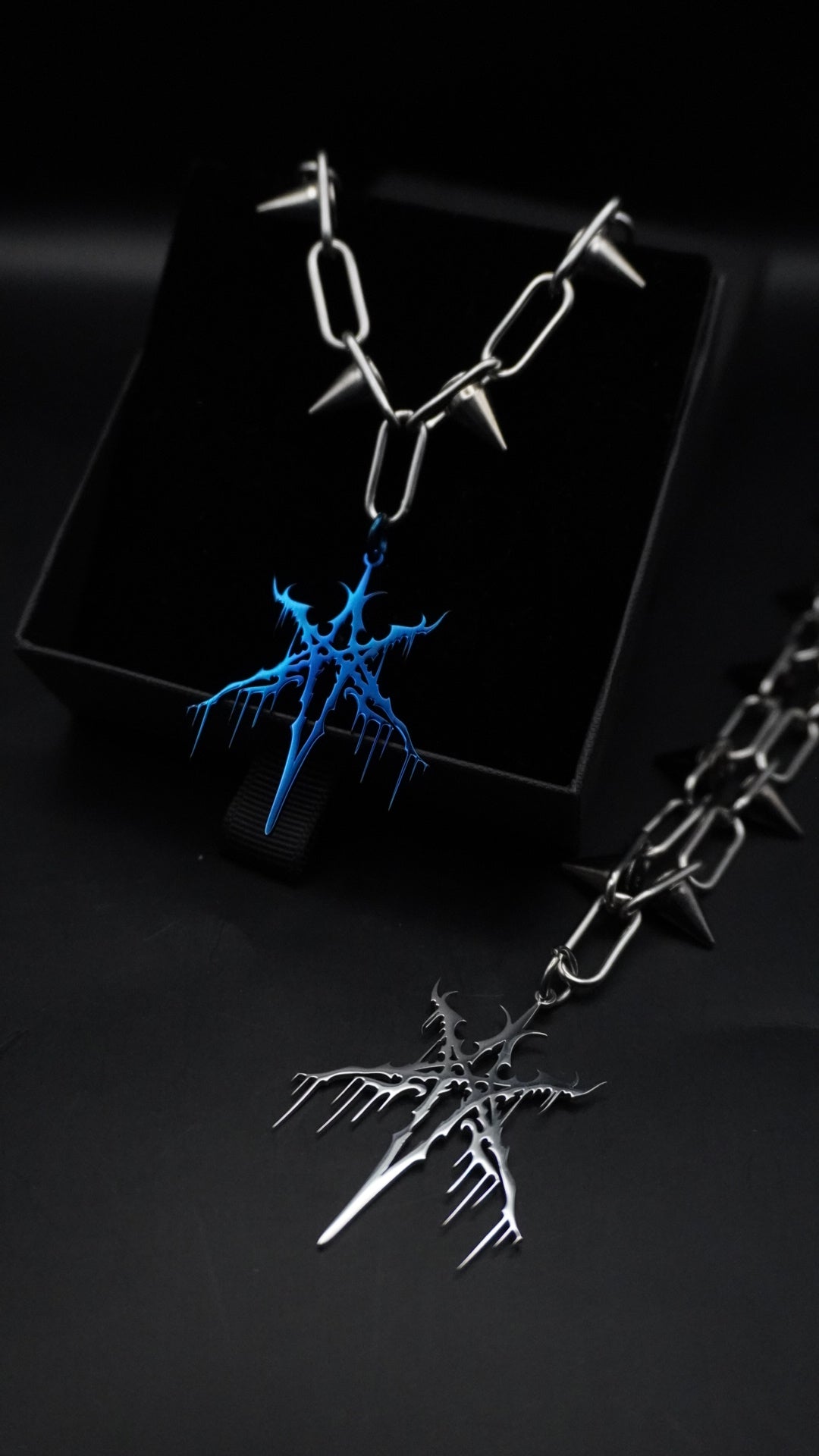 LOST | Spikes chain