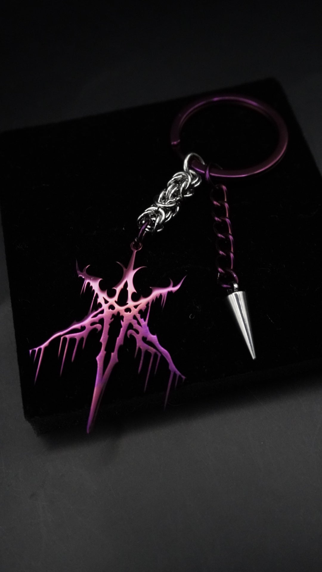 LOST | exclusive Keychain